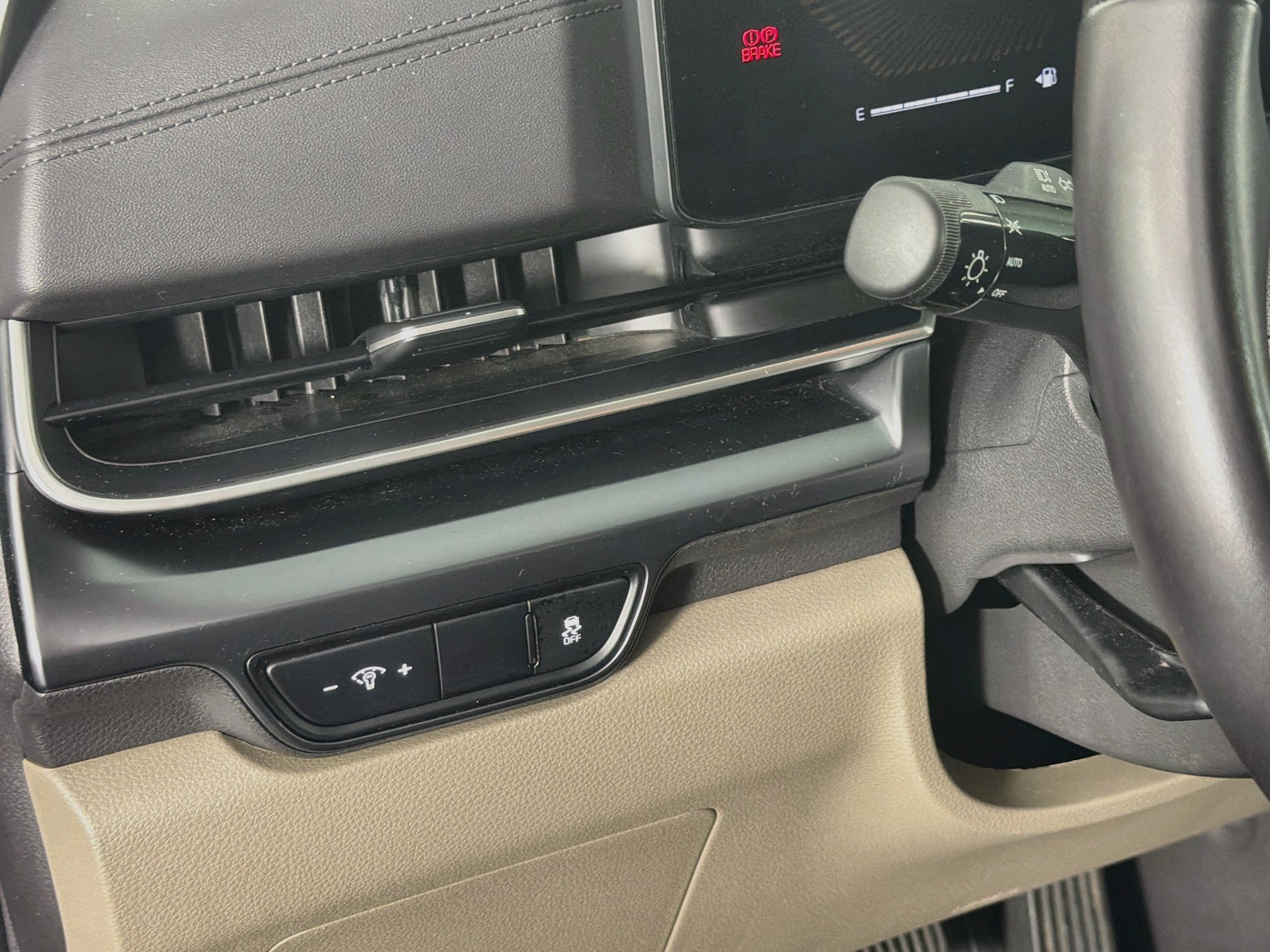 Used 2026 Kia Carnival FWD image 17