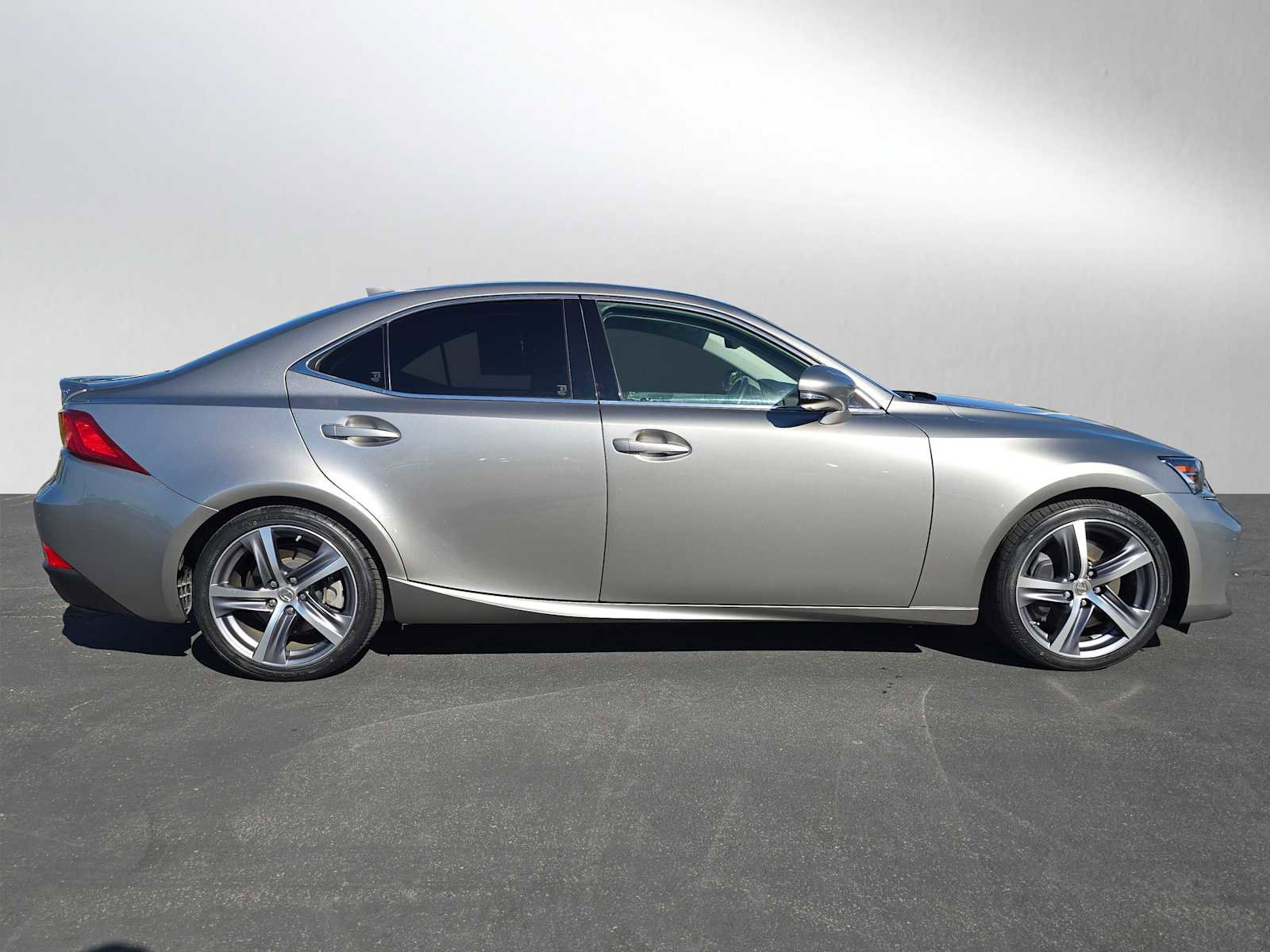 Used 2018 Lexus IS 300 image 2