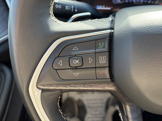 Used 2023 Jeep Grand Cherokee Limited w/ Luxury Tech Group II image 10