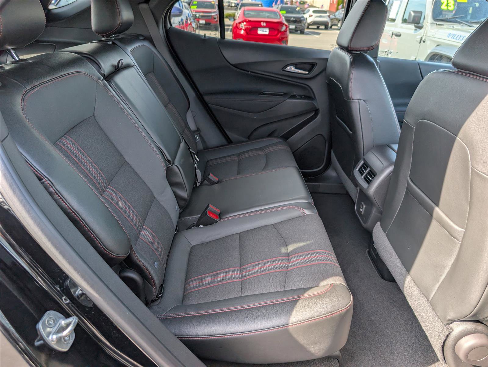 Used 2023 Chevrolet Equinox RS AWD/4WD image 12