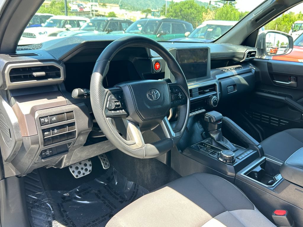 Used 2025 Toyota Tacoma TRD Sport AWD/4WD image 13