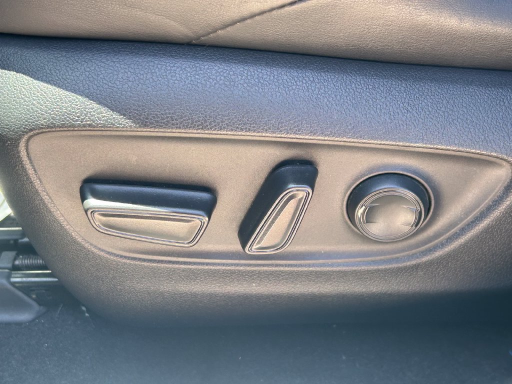 Used 2019 Toyota RAV4 XSE w/ XSE Weather Package AWD/4WD image 26