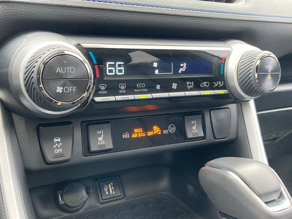 Used 2024 Toyota RAV4 XSE AWD/4WD image 26