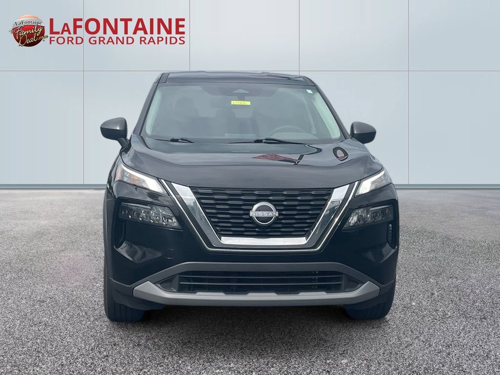 Used 2023 Nissan Rogue S AWD/4WD image 2