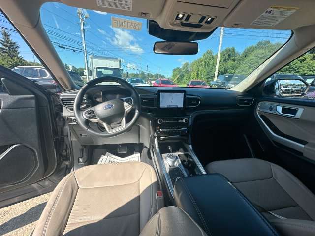 Used 2023 Ford Explorer Limited w/ Equipment Group 301A AWD/4WD image 25