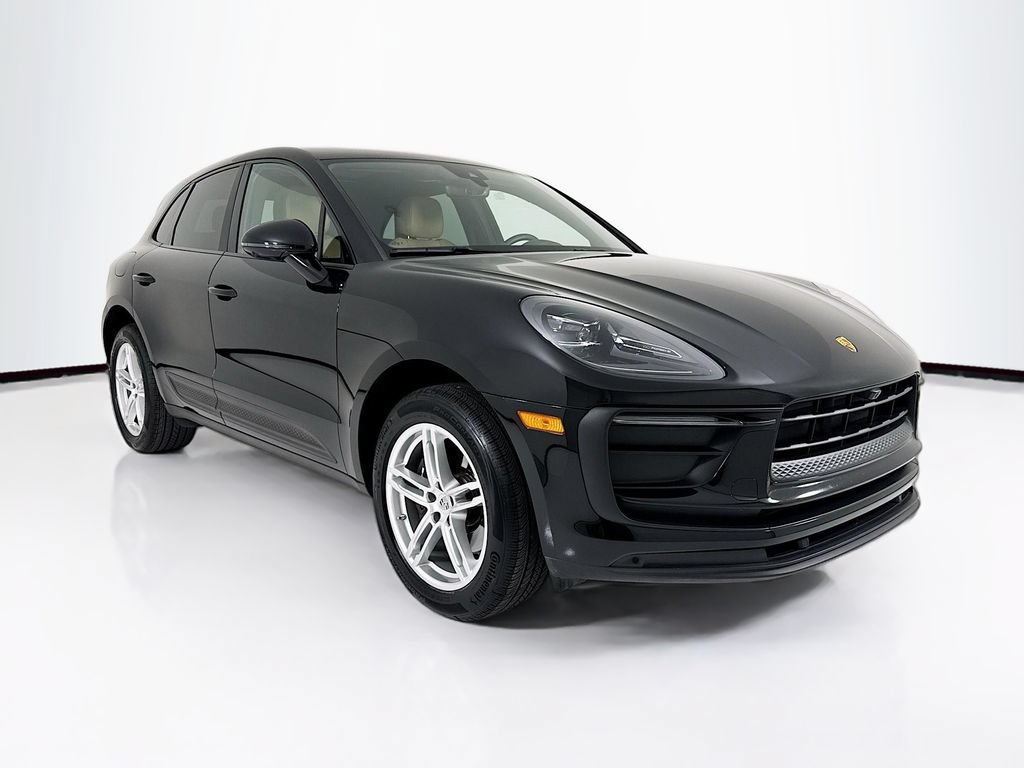 Certified 2022 Porsche Macan AWD/4WD image 7