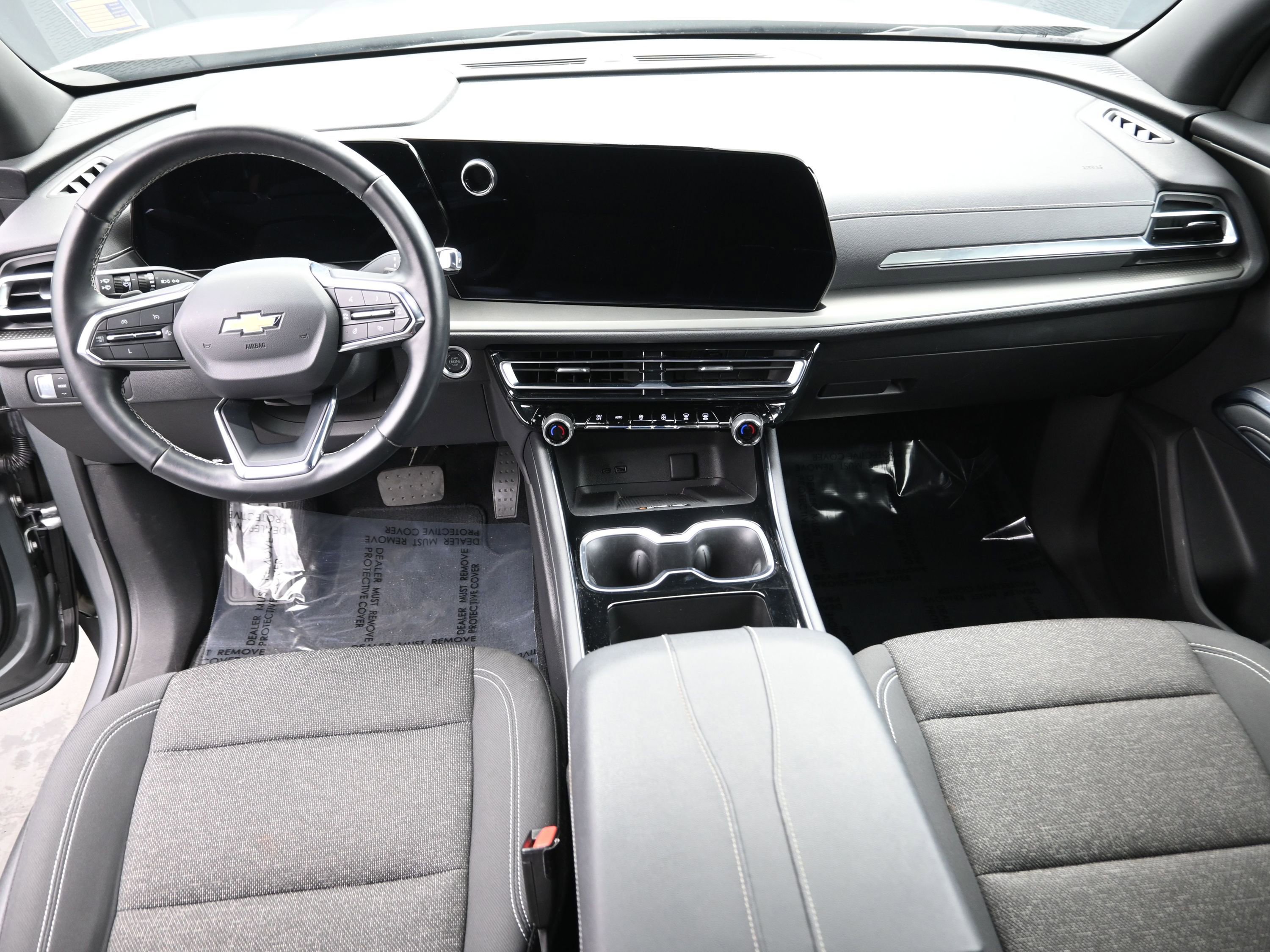 Used 2025 Chevrolet Traverse LT image 16