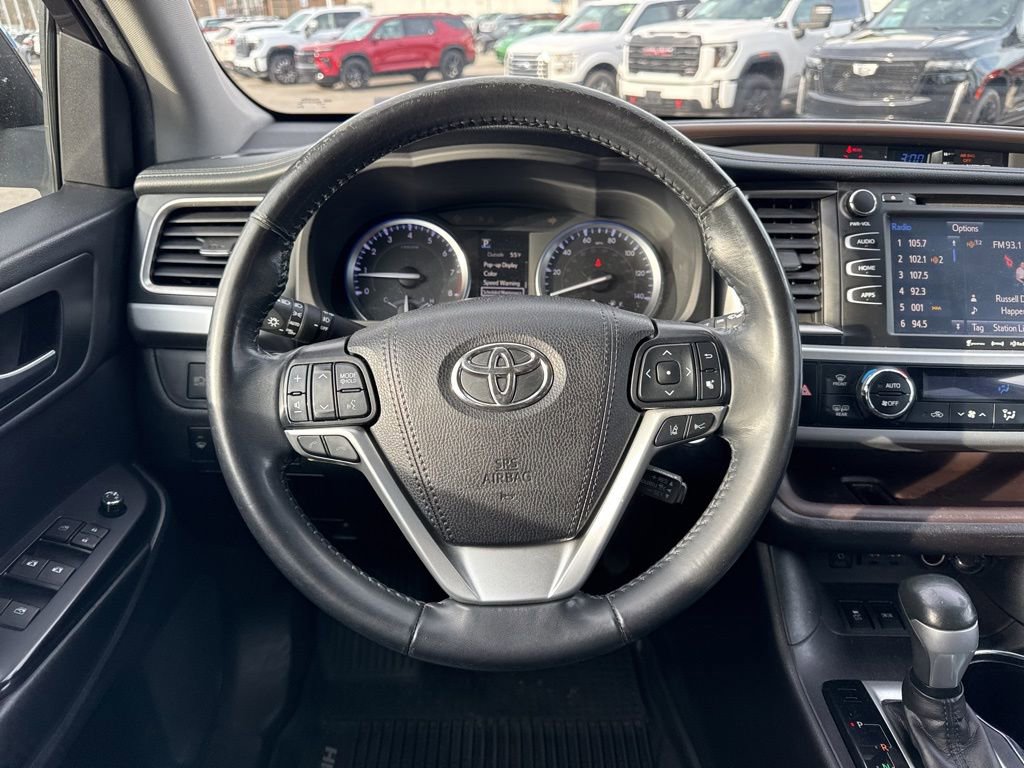 Used 2019 Toyota Highlander XLE image 16