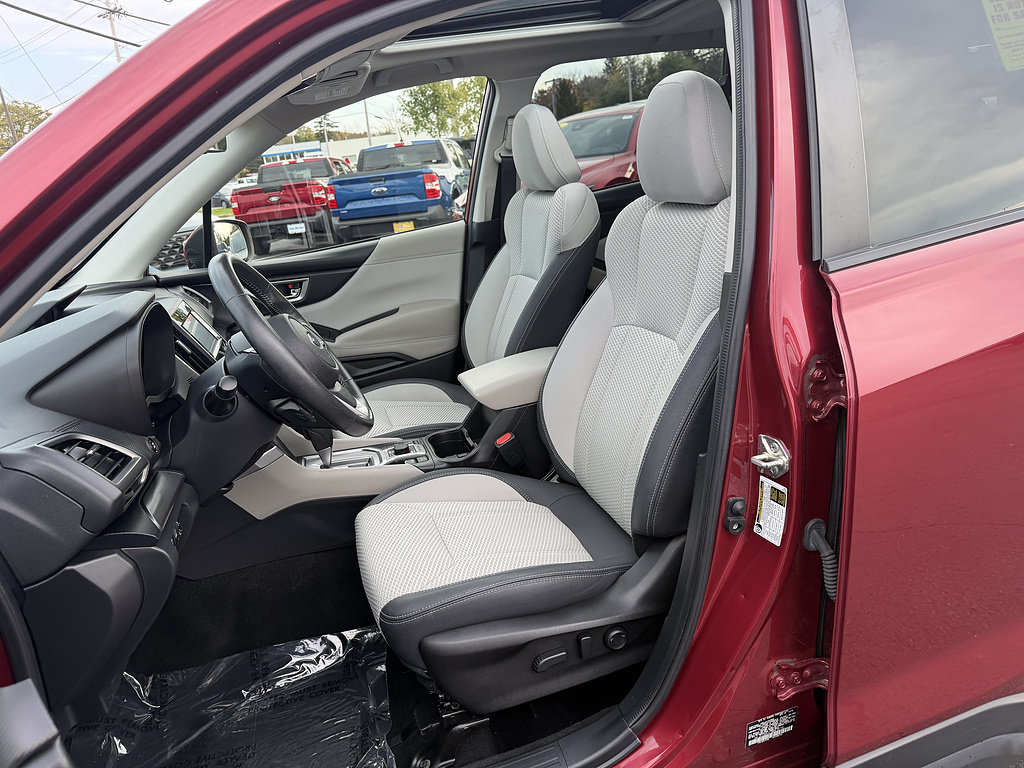 Used 2021 Subaru Forester Premium AWD/4WD image 12