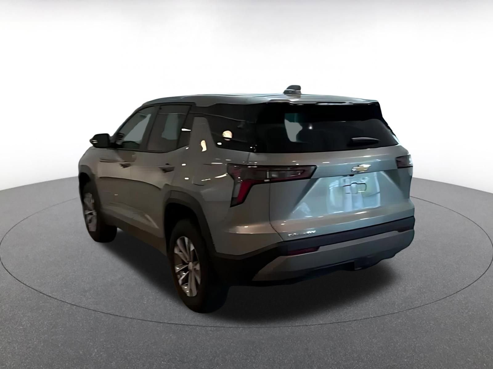 Used 2025 Chevrolet Equinox LT FWD image 10