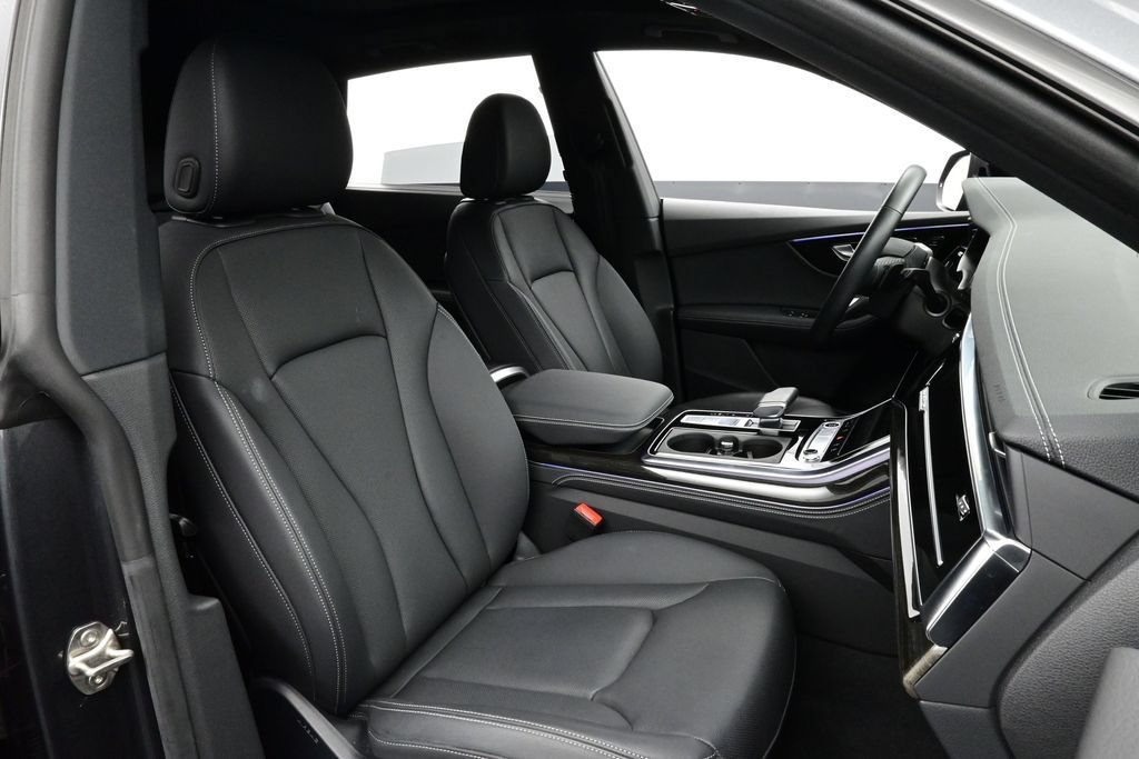 Used 2025 Audi Q8 Premium Plus AWD/4WD image 17