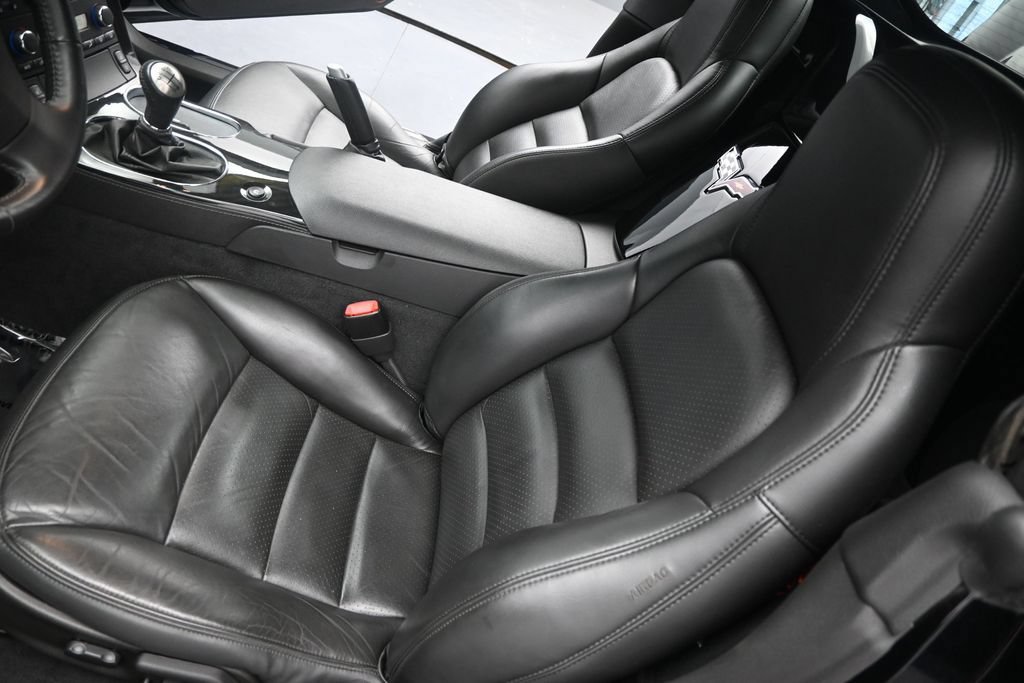 Used 2011 Chevrolet Corvette Convertible w/ Preferred Equipment Group RWD image 9
