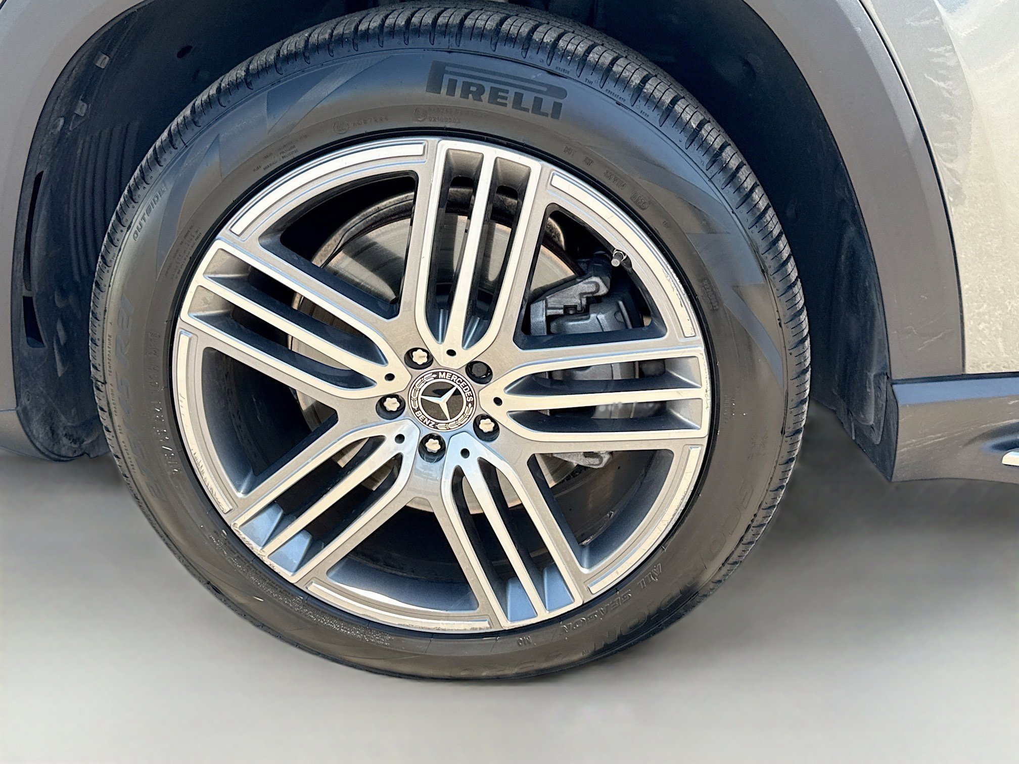 Used 2021 Mercedes-Benz GLS 450 4MATIC image 43