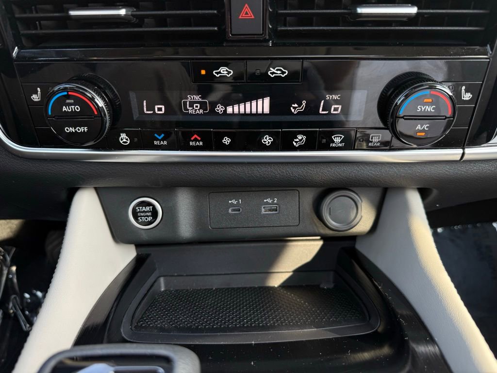 Used 2023 Nissan Rogue SL w/ SL Premium Package image 29