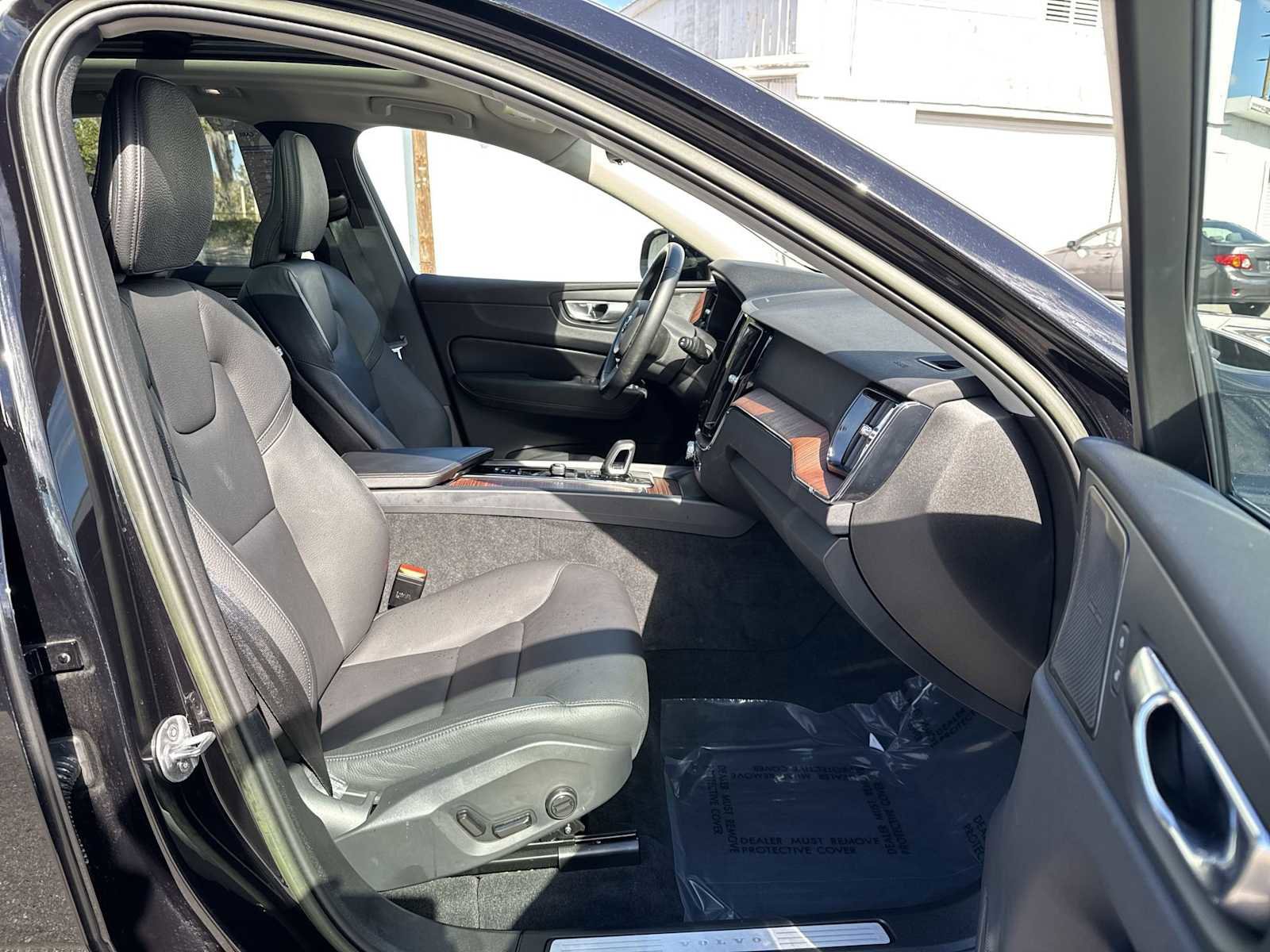 Used 2023 Volvo XC60 B5 Plus w/ Protection Package Premier image 22