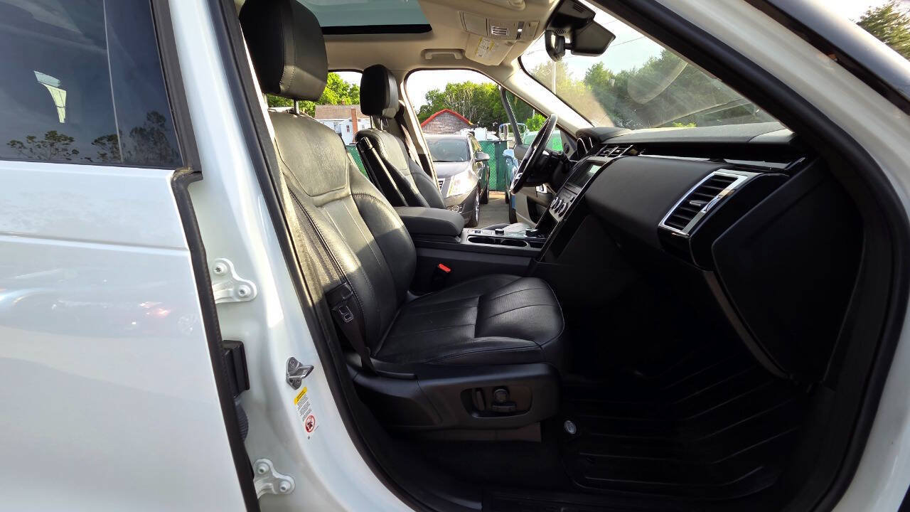 Used 2019 Land Rover Discovery SE AWD/4WD image 51