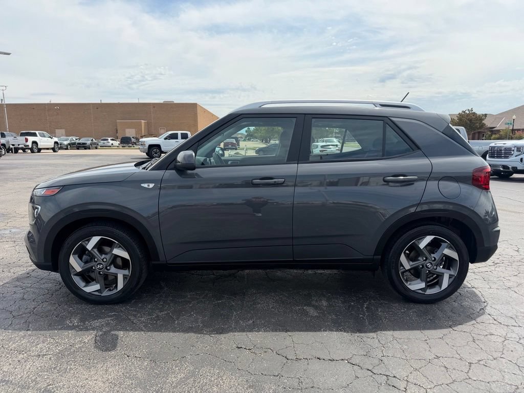 Used 2024 Hyundai Venue SEL FWD image 12