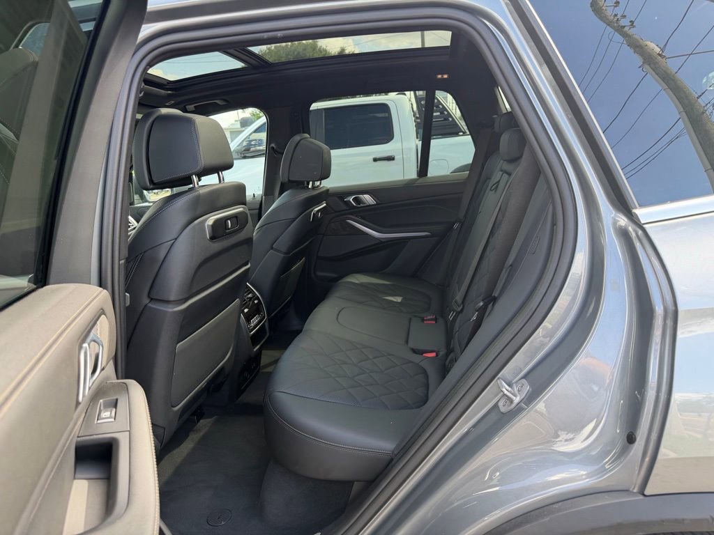 Used 2024 BMW X5 xDrive40i w/ Premium Package image 28