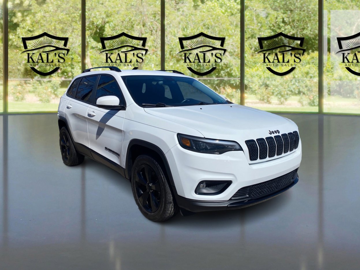 Used 2020 Jeep Cherokee Latitude Plus image 3