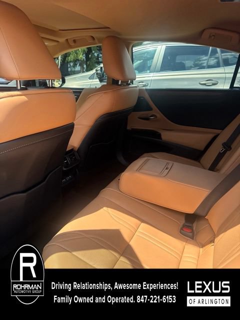Used 2025 Lexus ES 300h w/ Accessory Package (Z1) FWD image 10
