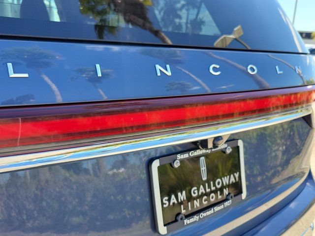 Used 2021 Lincoln Aviator Reserve w/ Elements Package Plus AWD/4WD image 11