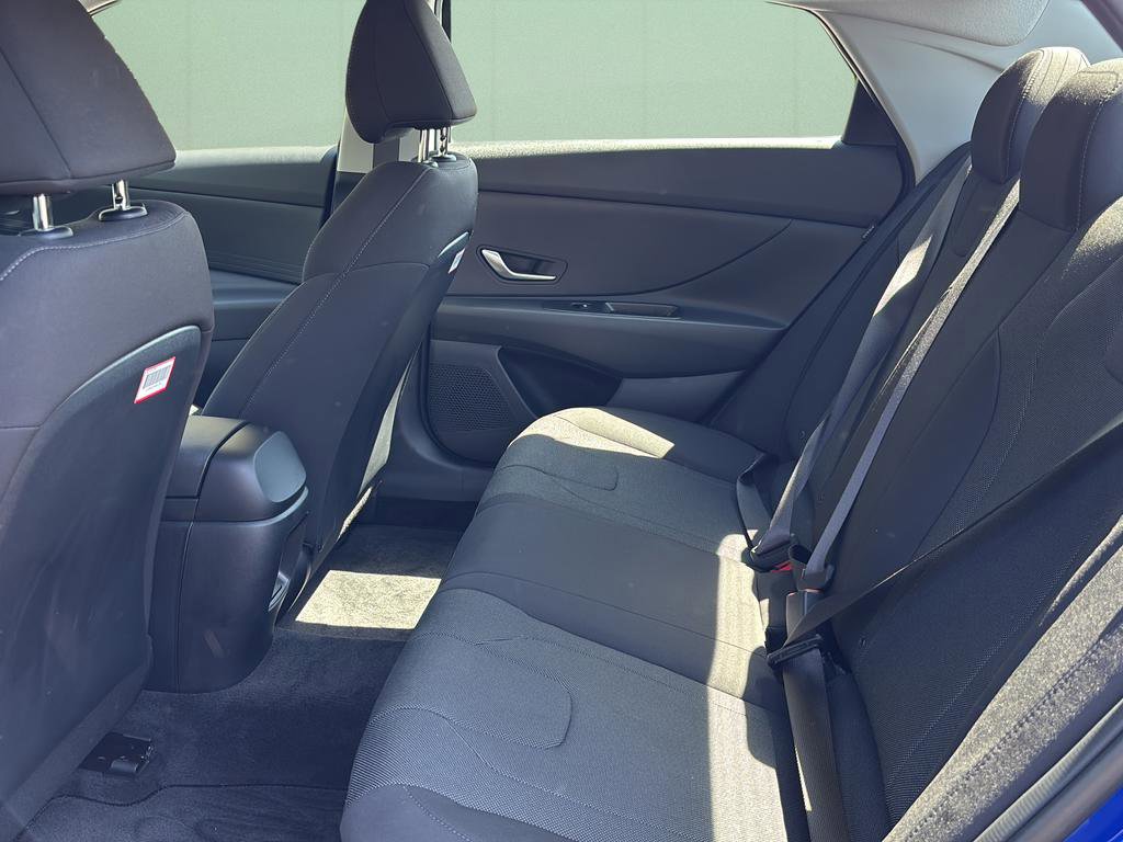 Certified 2025 Hyundai Elantra SE image 20