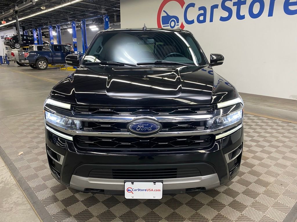 Used 2022 Ford Expedition Limited image 3