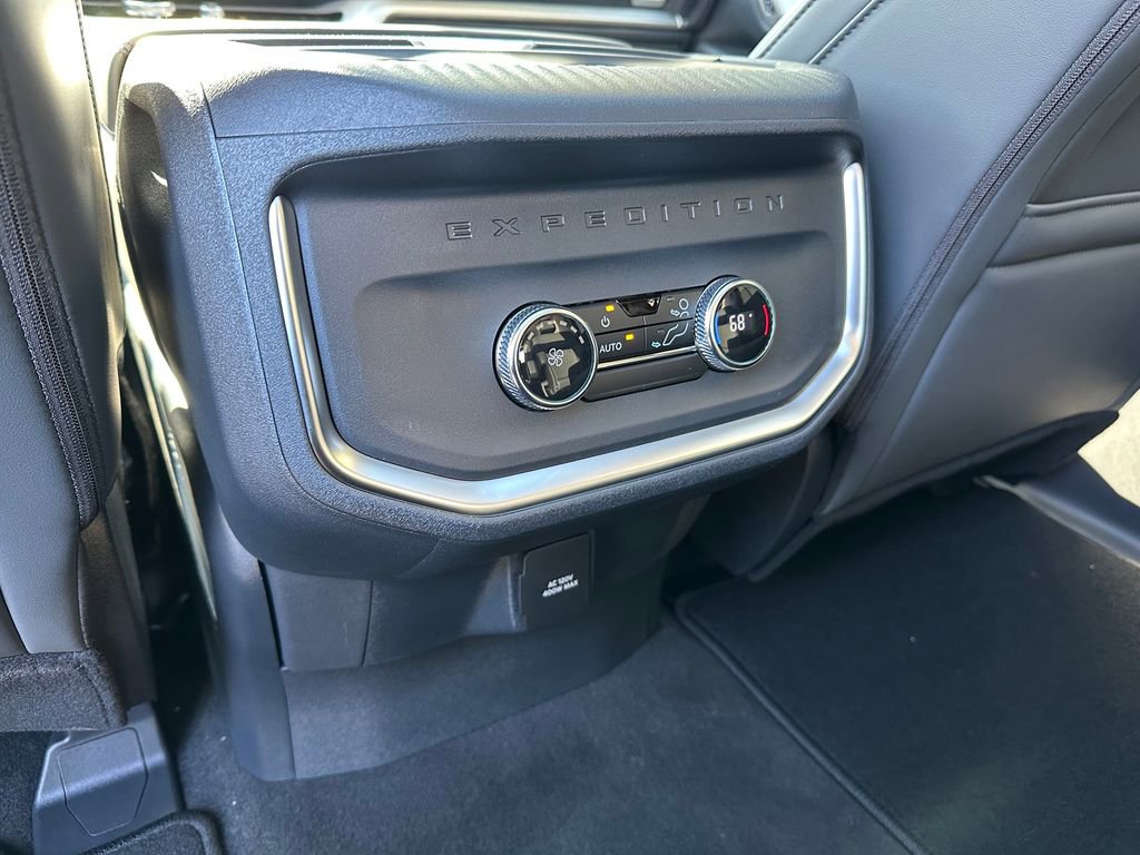 New 2025 Ford Expedition Active RWD image 23