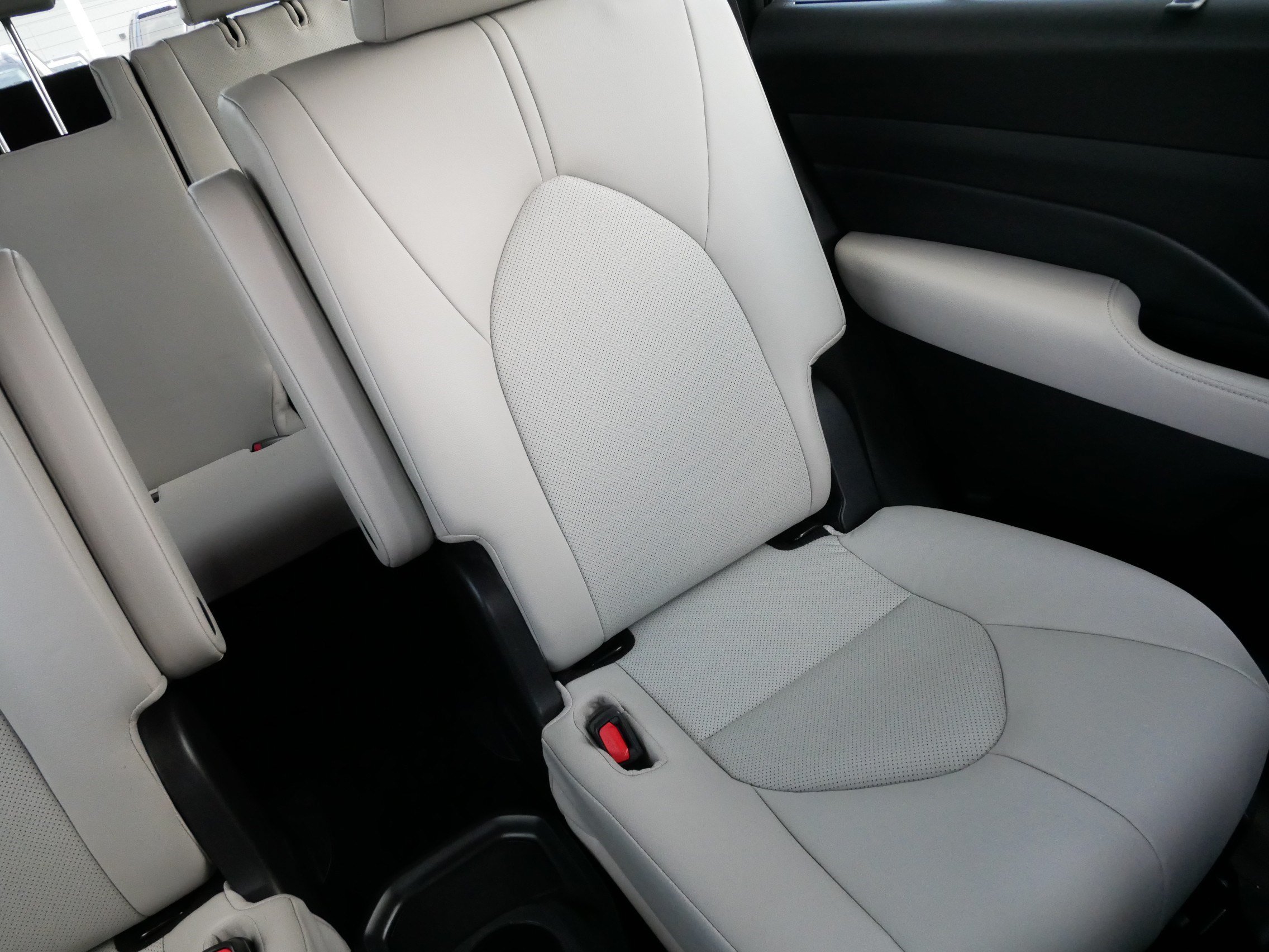 Used 2024 Toyota Grand Highlander AWD image 14