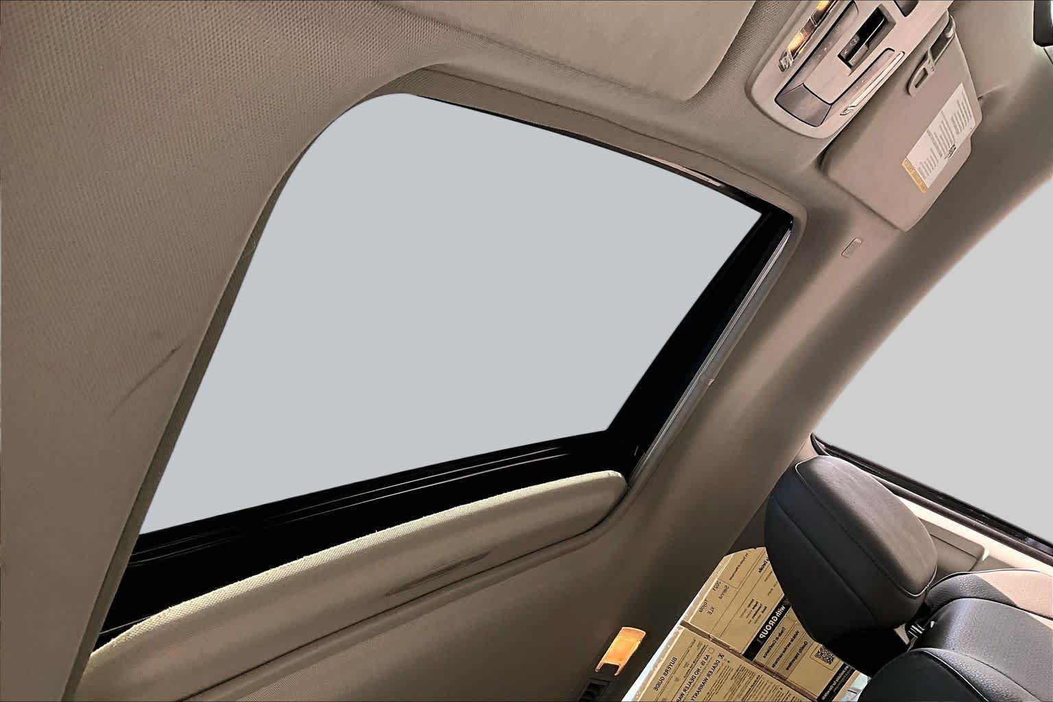 Used 2021 Toyota Sienna XLE FWD image 14