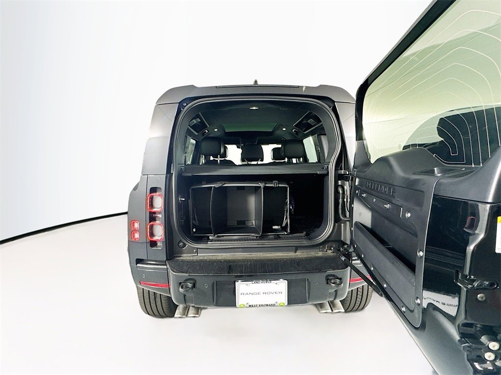 New 2025 Land Rover Defender 110 V8 image 6