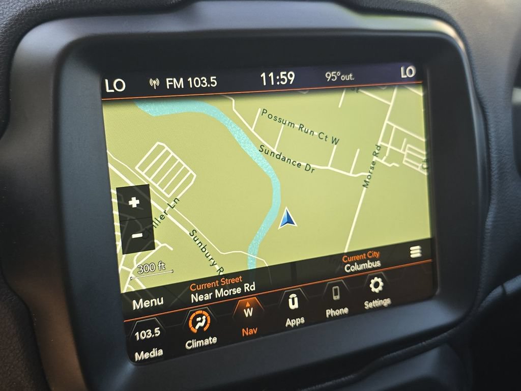 Used 2023 Jeep Renegade Latitude AWD/4WD image 3