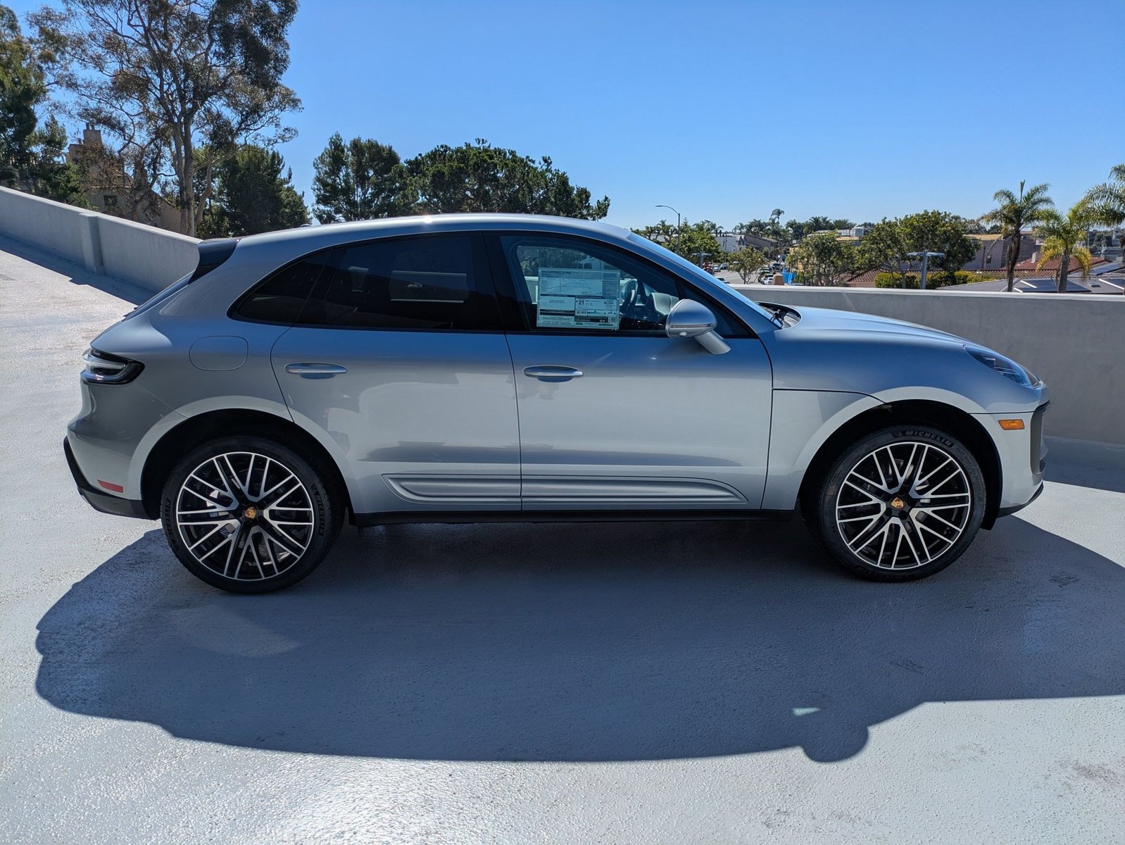 Certified 2026 Porsche Macan AWD/4WD image 8