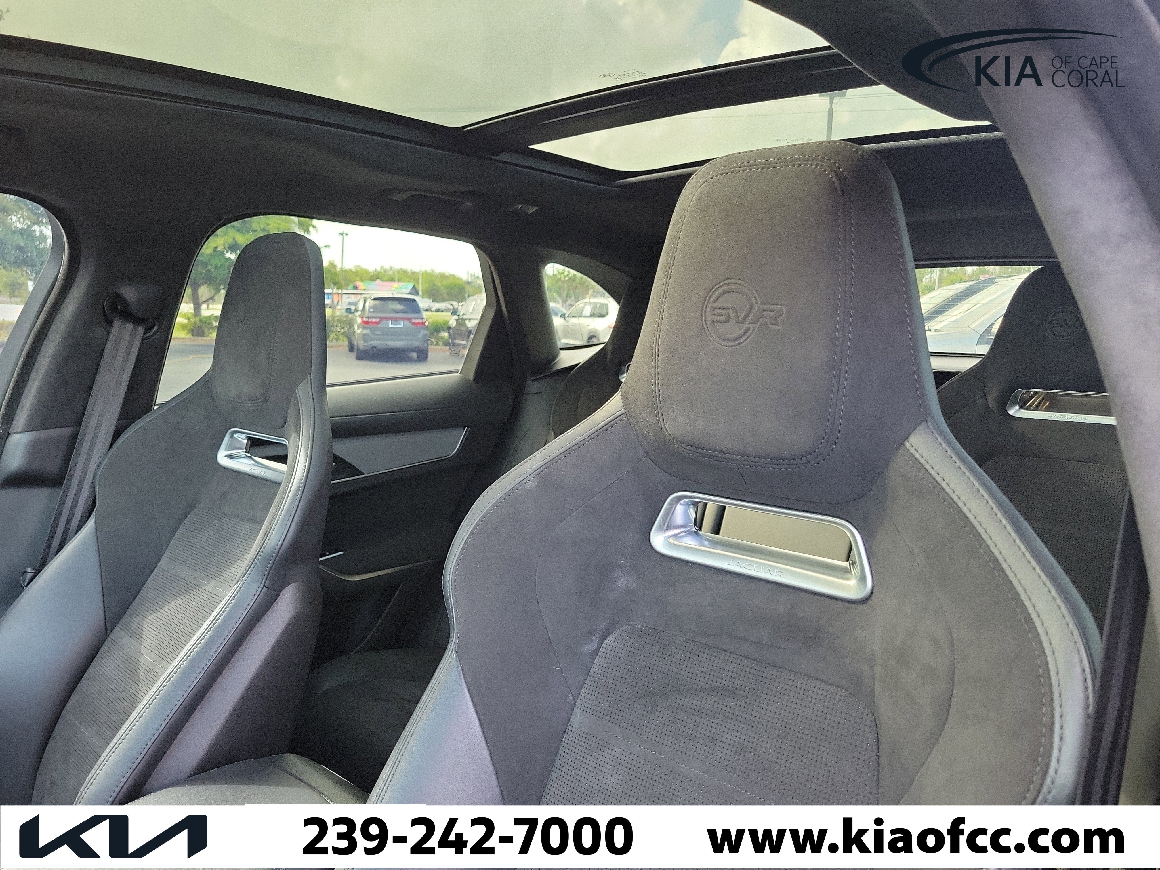 Used 2024 Jaguar F-PACE SVR image 25