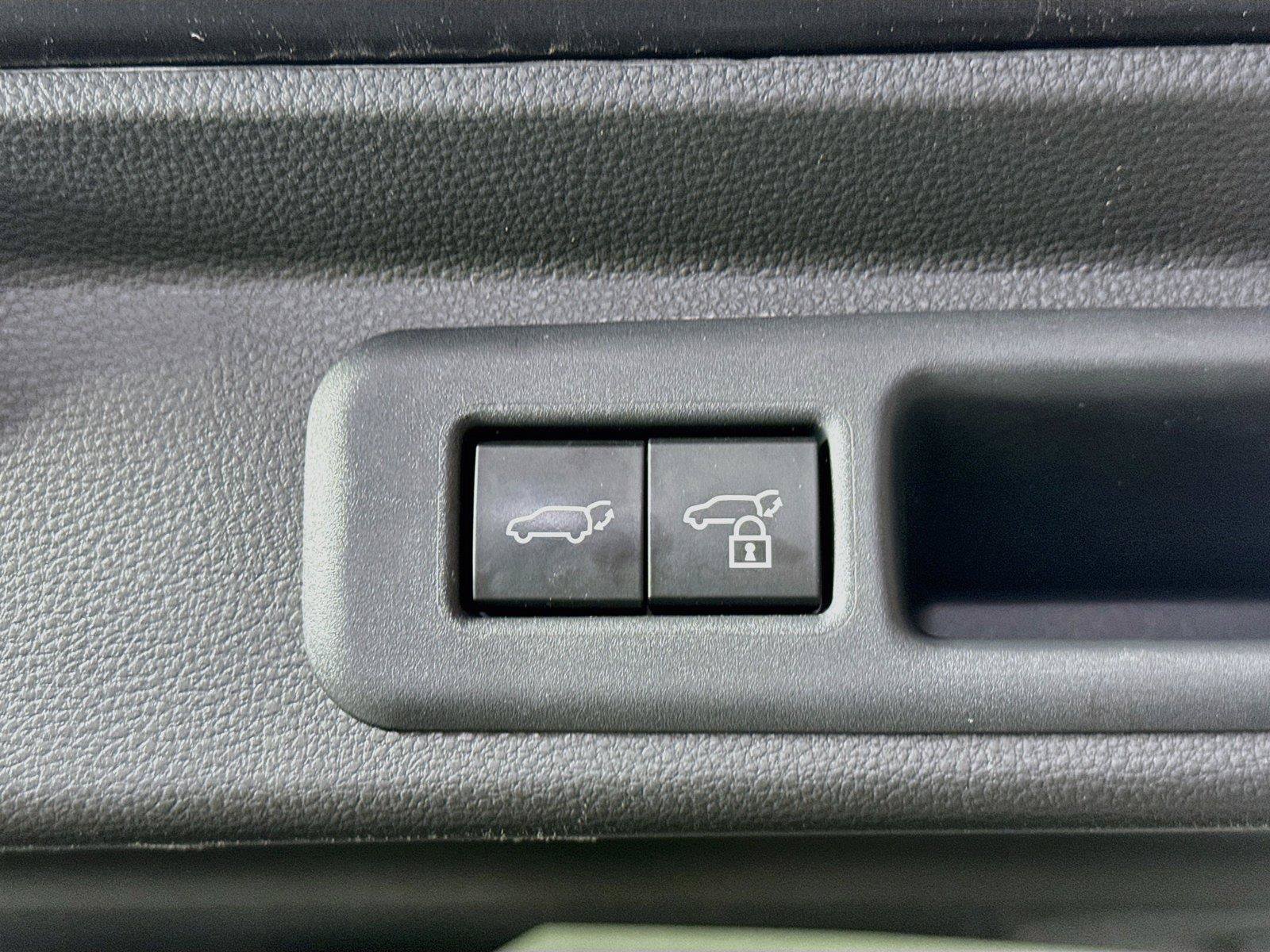 Certified 2025 Toyota Sequoia Platinum AWD/4WD image 40