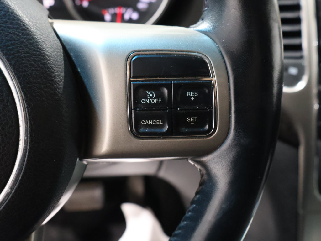 Used 2013 Jeep Grand Cherokee Laredo RWD image 34