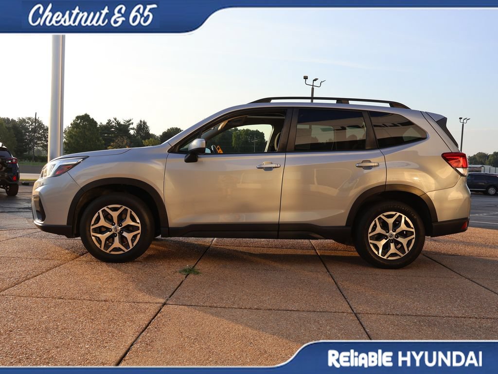 Used 2020 Subaru Forester Premium AWD/4WD image 3