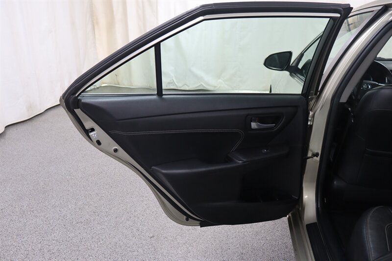 Used 2015 Toyota Camry XLE FWD image 26