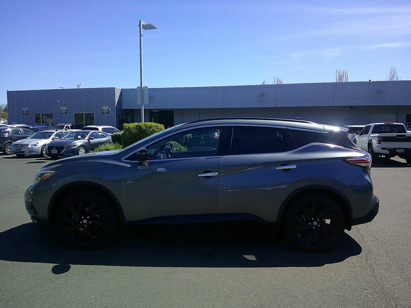 Used 2018 Nissan Murano SL w/ Midnight Edition Package image 2