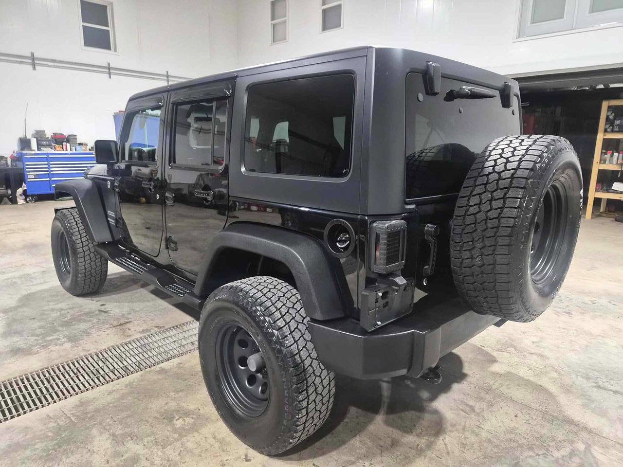 Used 2015 Jeep Wrangler Unlimited Sport w/ Quick Order Package 24S AWD/4WD image 6