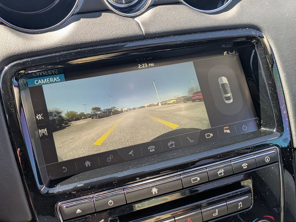 Used 2019 Jaguar XJ R-Sport image 19