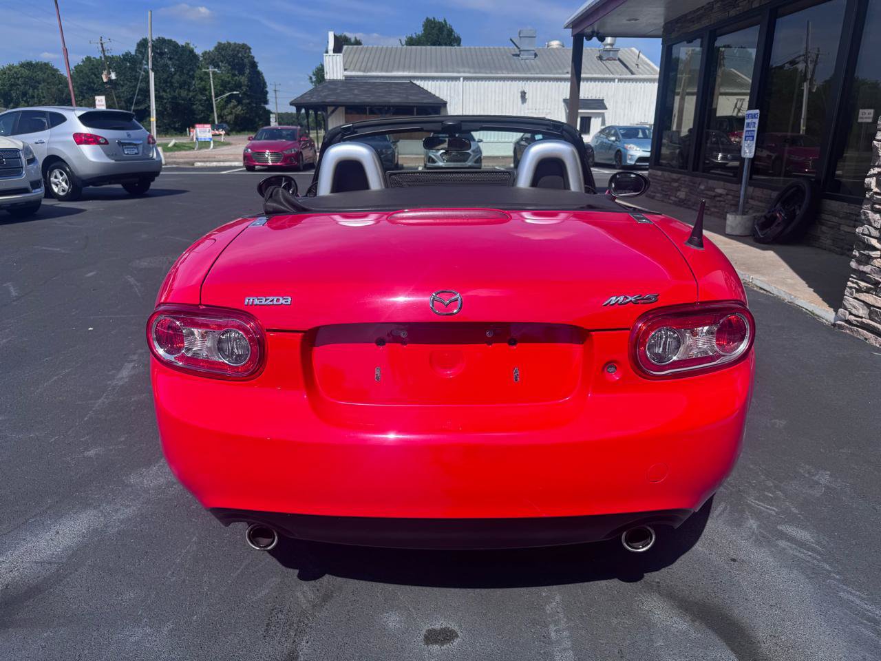 Used 2009 MAZDA MX-5 Miata Sport RWD image 4
