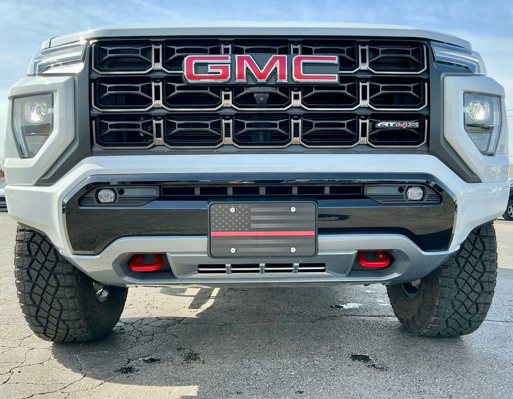 Used 2024 GMC Canyon AT4X image 9
