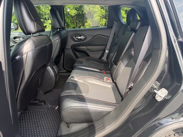 Used 2023 Jeep Cherokee Trailhawk w/ Sun & Sound Group AWD/4WD image 19