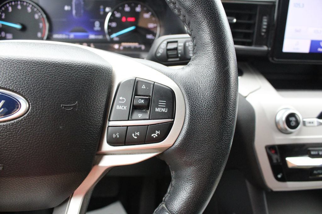 Used 2023 Ford Explorer XLT w/ Equipment Group 202A AWD/4WD image 13