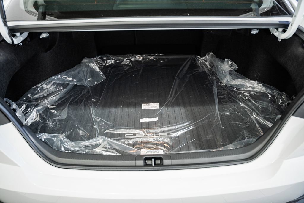 New 2026 Toyota Camry SE image 9