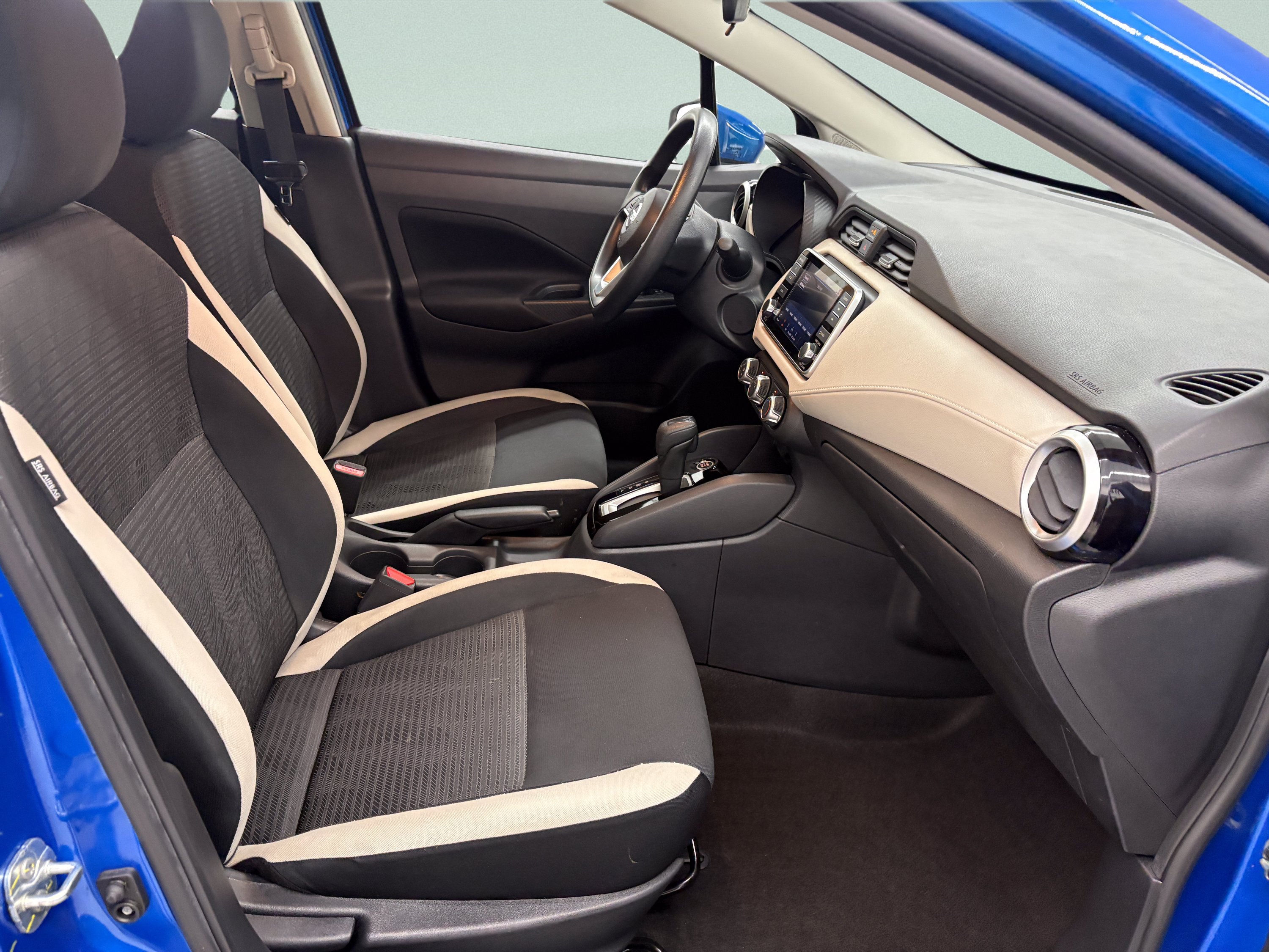 Used 2022 Nissan Versa SV w/ Trunk Package FWD image 18