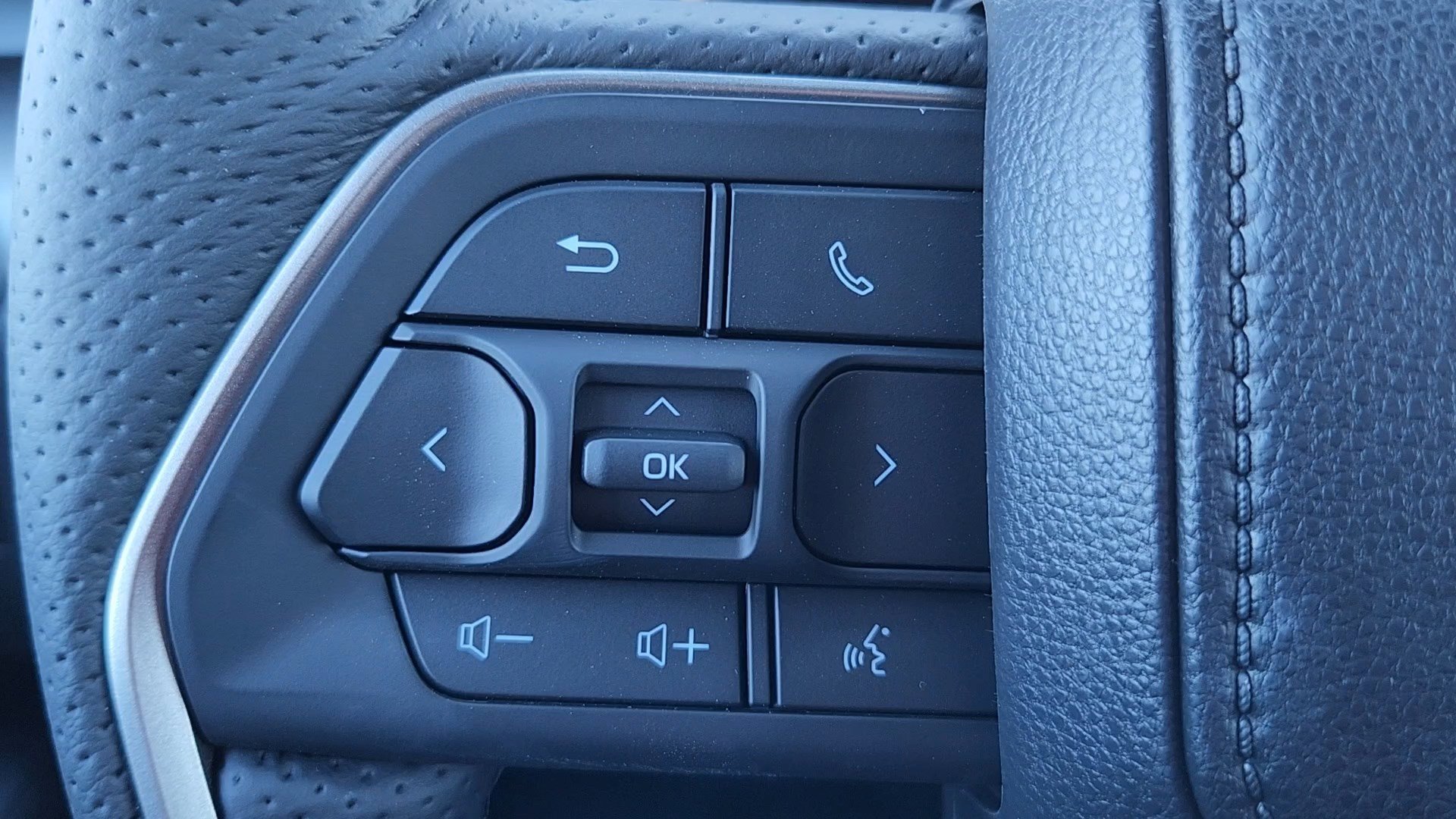 New 2025 Toyota Tacoma TRD Off-Road image 12