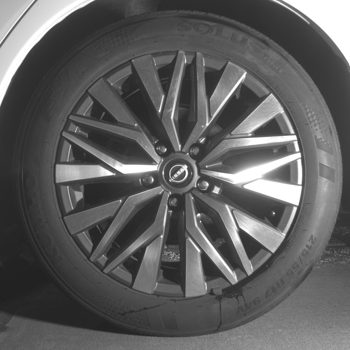 Used 2025 Nissan Altima 2.5 SV image 14