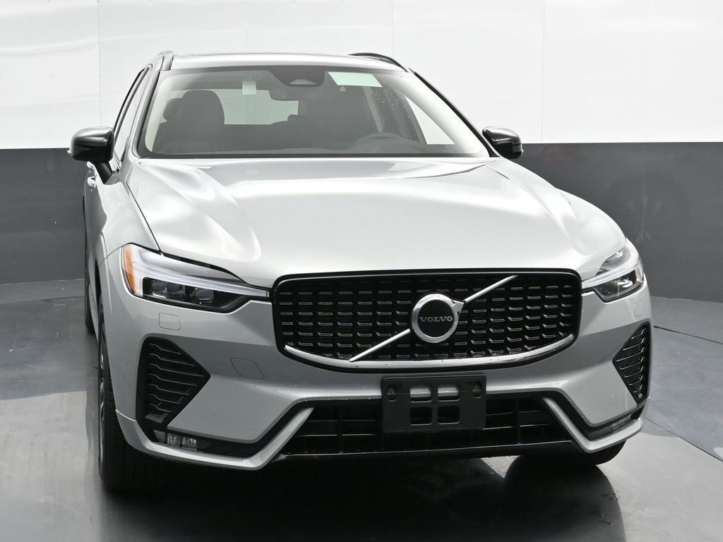 New 2025 Volvo XC60 B5 Core w/ Protection Package Premier image 4